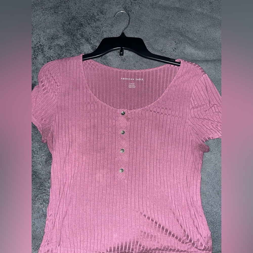 Medium Pinkish purple American eagle tee